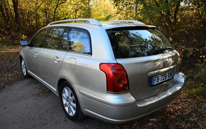 Toyota Avensis cena 18800 przebieg: 245000, rok produkcji 2006 z Zduńska Wola małe 254